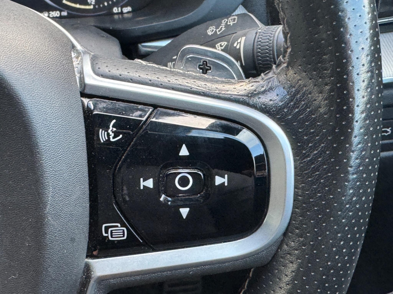 Used Volvo XC60 2018 for sale - 77633370: Photo 24