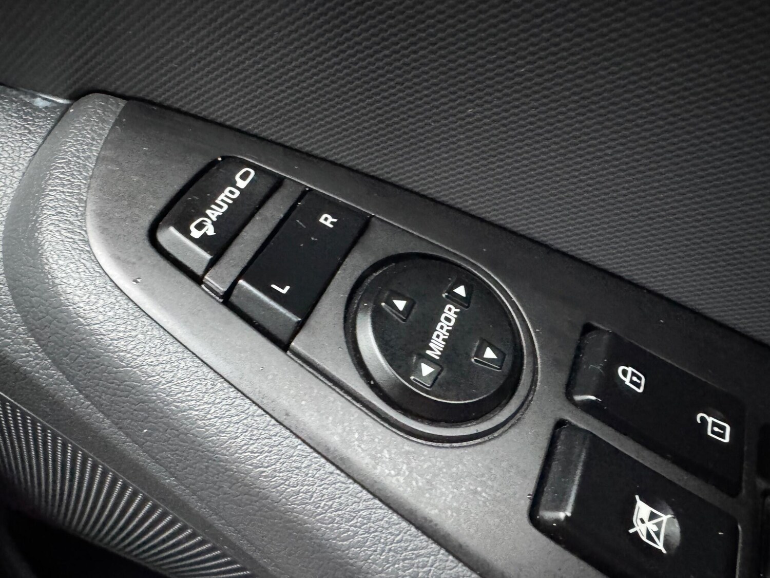 Used Hyundai IONIQ 2017 for sale - 76294760: Photo 39