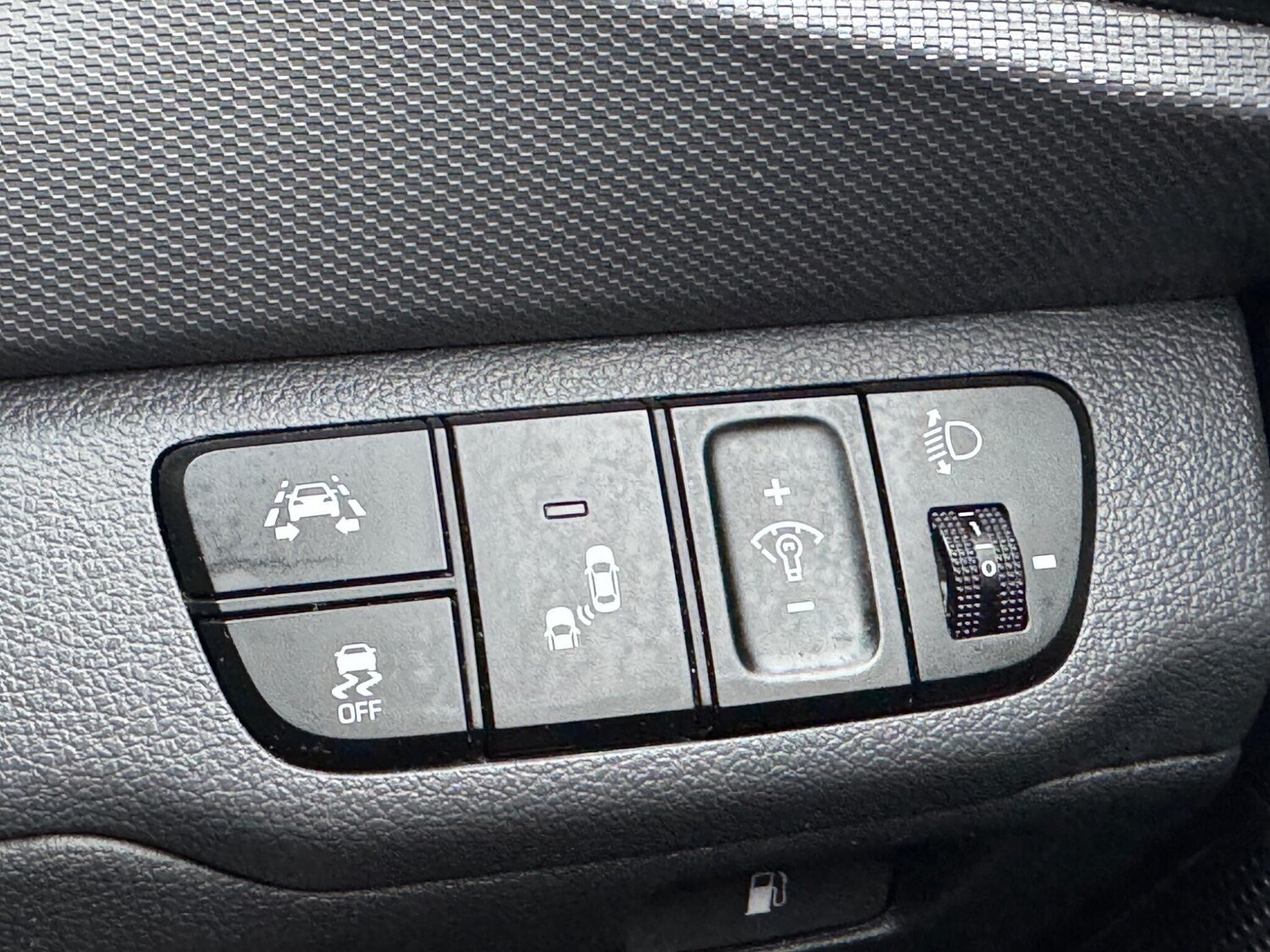 Used Hyundai IONIQ 2017 for sale - 76294760: Photo 40