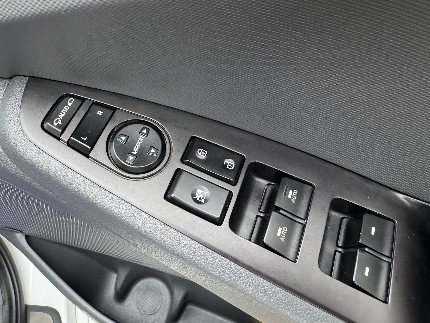 Used Hyundai IONIQ 2017 for sale - 76294760: Photo 46