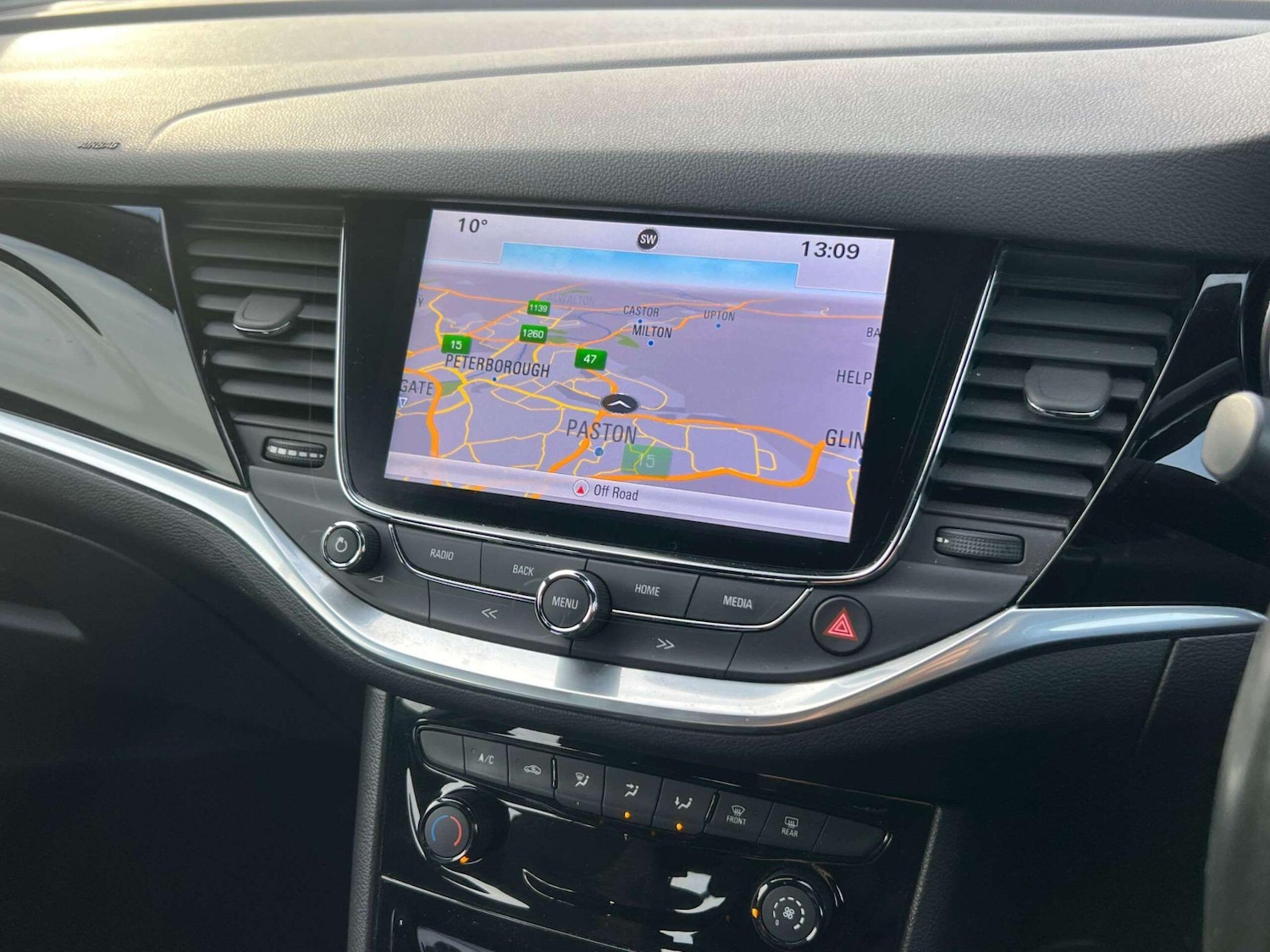 Used Vauxhall Astra 2016 for sale - 77202536: Photo 2