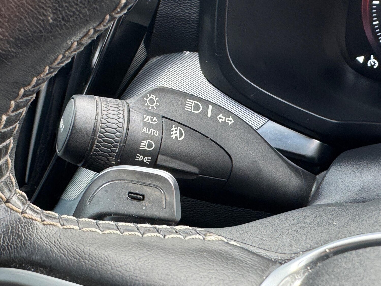 Used Volvo V60 for sale - 77908613: Photo 38