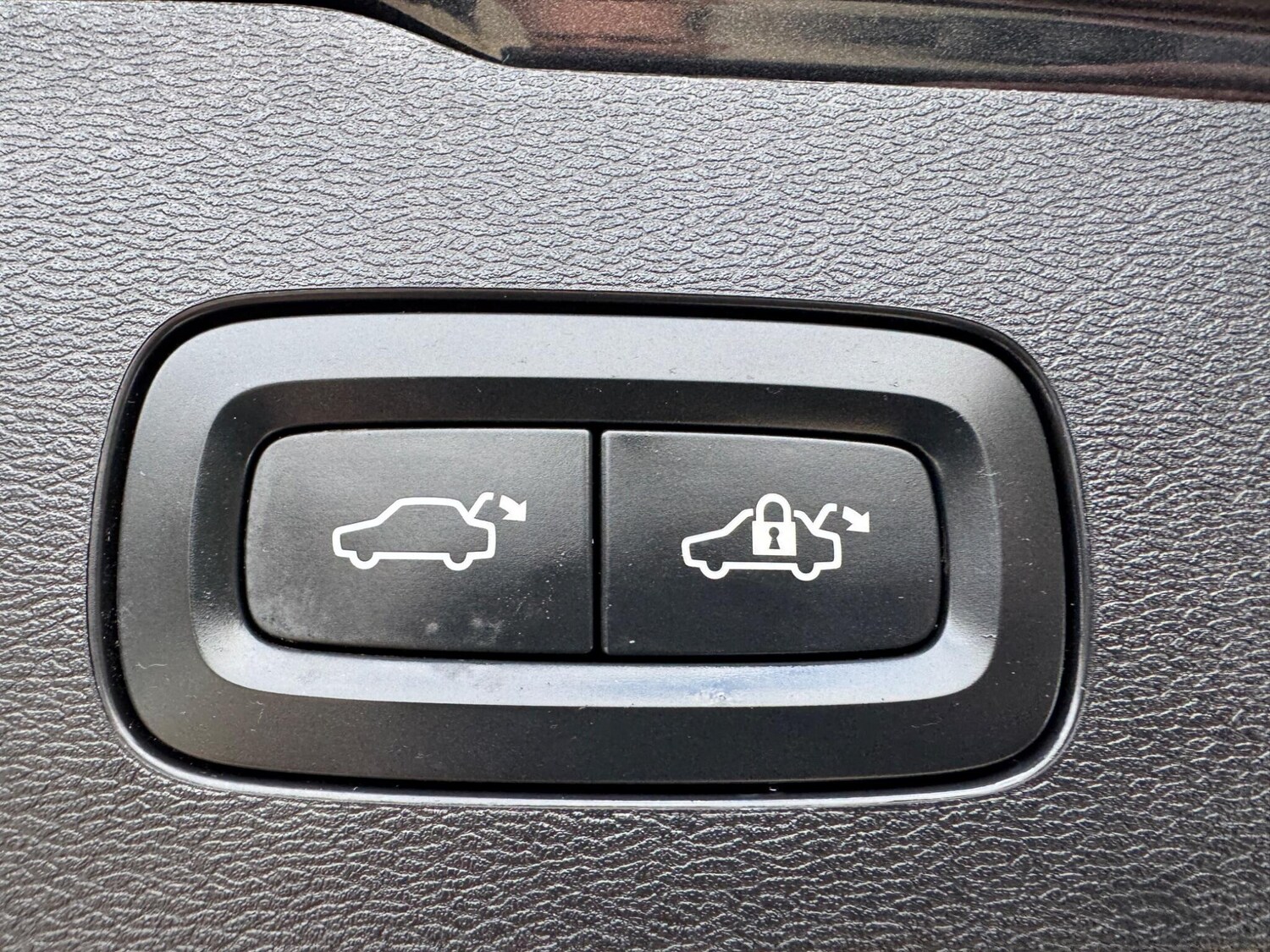 Used Volvo V60 for sale - 77908613: Photo 45