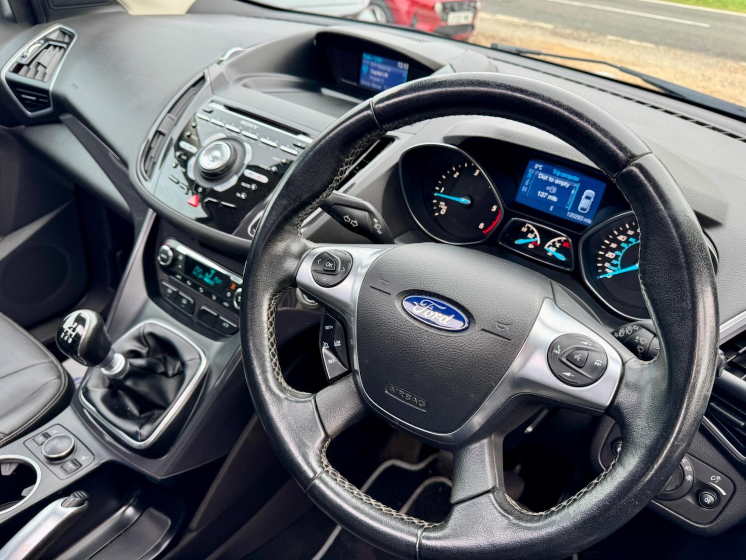 Used Ford Kuga 2013 for sale - 76644637: Photo 2