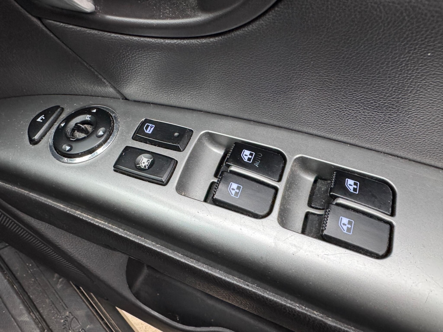 Used Hyundai Santa Fe for sale - 78147778: Photo 18