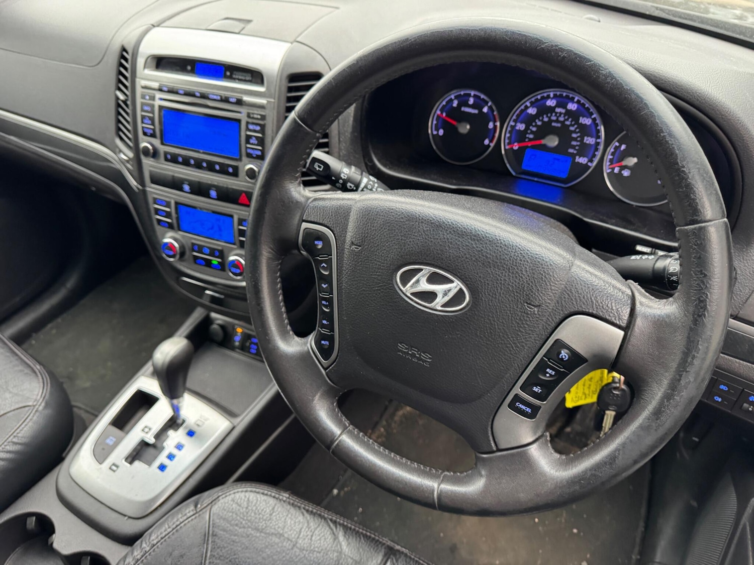 Used Hyundai Santa Fe for sale - 78147778: Photo 2