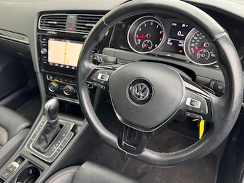 Used Volkswagen Golf 2018 for sale - 78047188: Photo