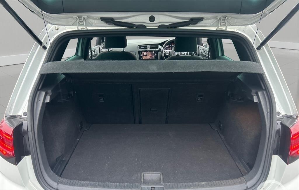 Used Volkswagen Golf 2017 for sale - 77469200: Photo 12