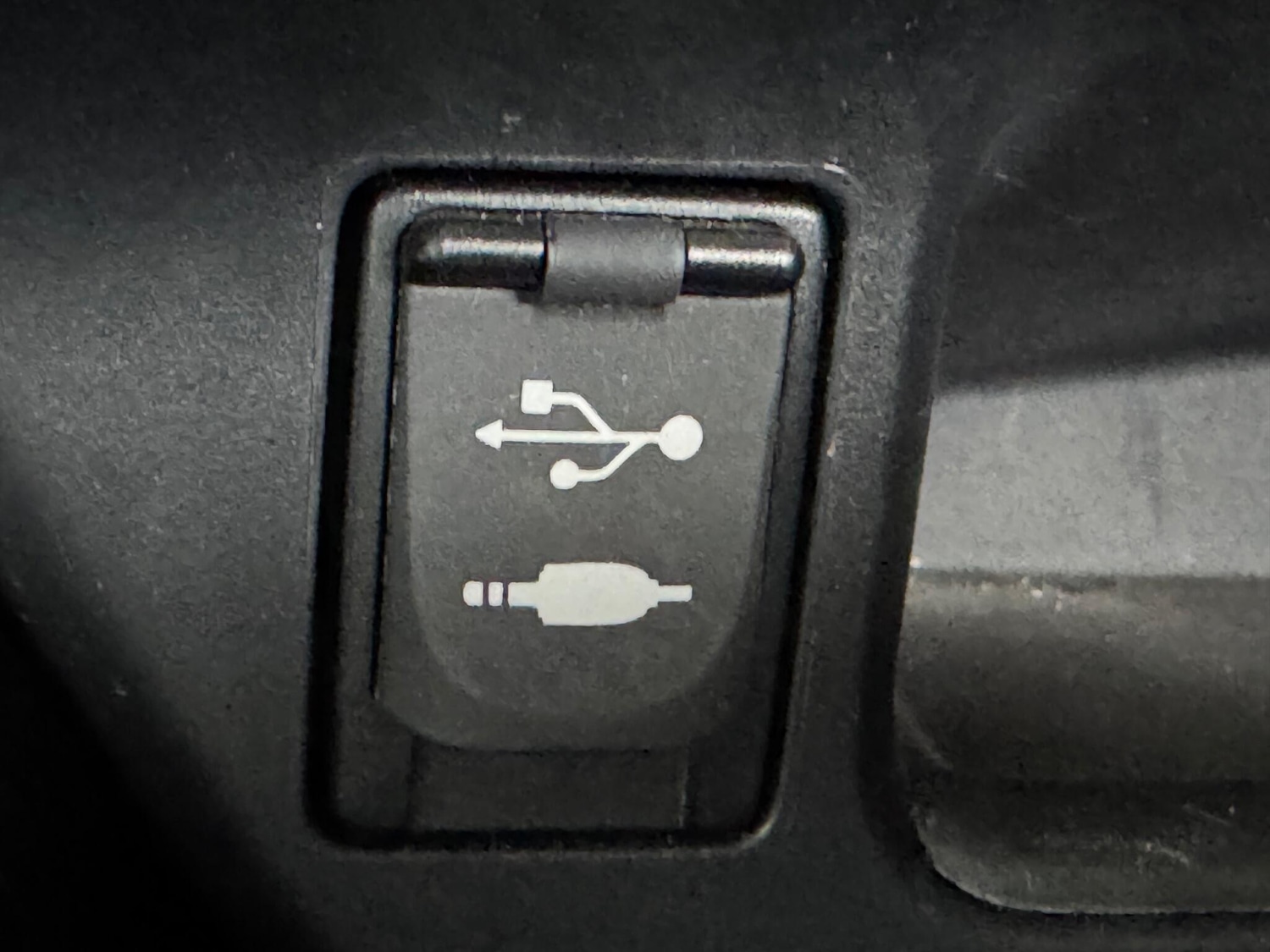 Used Toyota C-HR 2017 for sale - 77387414: Photo 32