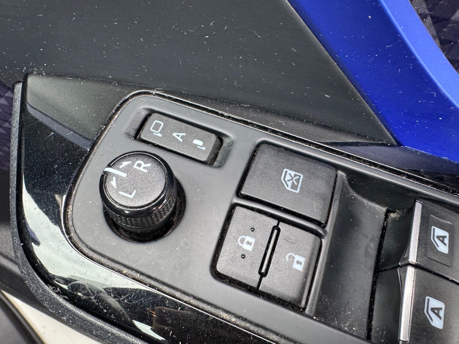 Used Toyota C-HR 2017 for sale - 77387414: Photo 37