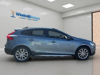 Used Volvo V40 2016 for sale - 78301384: Photo