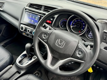 Used Honda Jazz 2017 for sale - 76137447: Photo 2