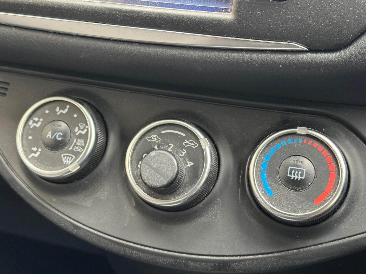 Used Toyota Yaris 2019 for sale - 77695930: Photo 17