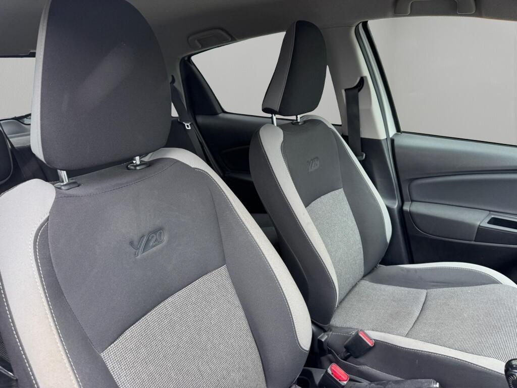 Used Toyota Yaris 2019 for sale - 77695930: Photo 9