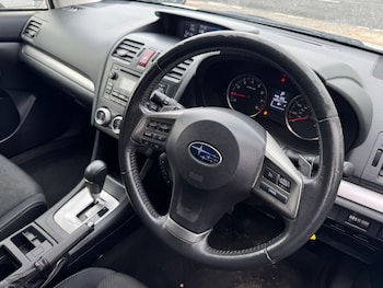 Used Subaru XV 2015 for sale - 76250998: Photo