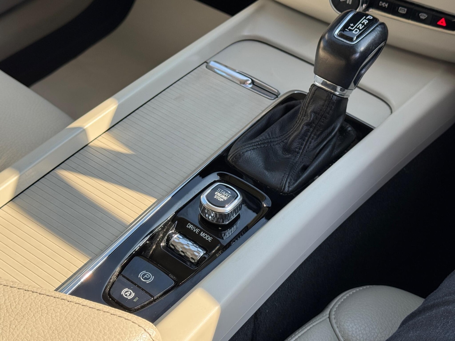 Used Volvo XC60 2018 for sale - 78127906: Photo 28