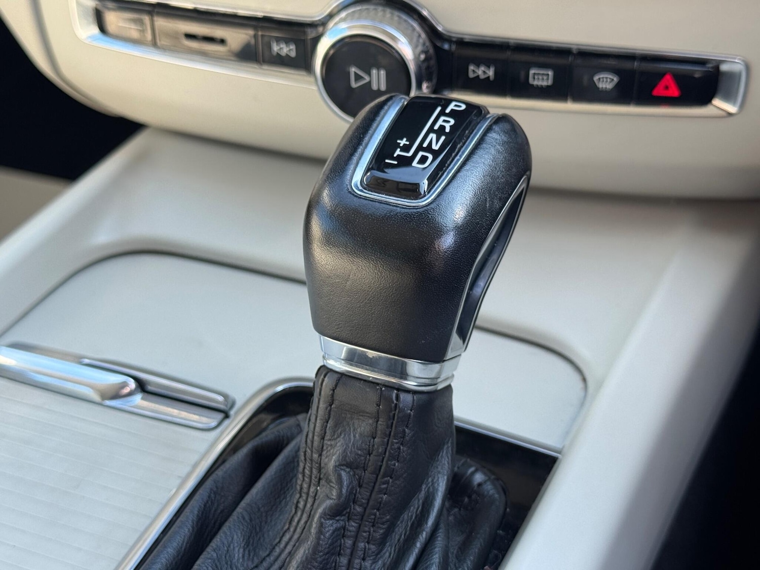 Used Volvo XC60 2018 for sale - 78127906: Photo 29