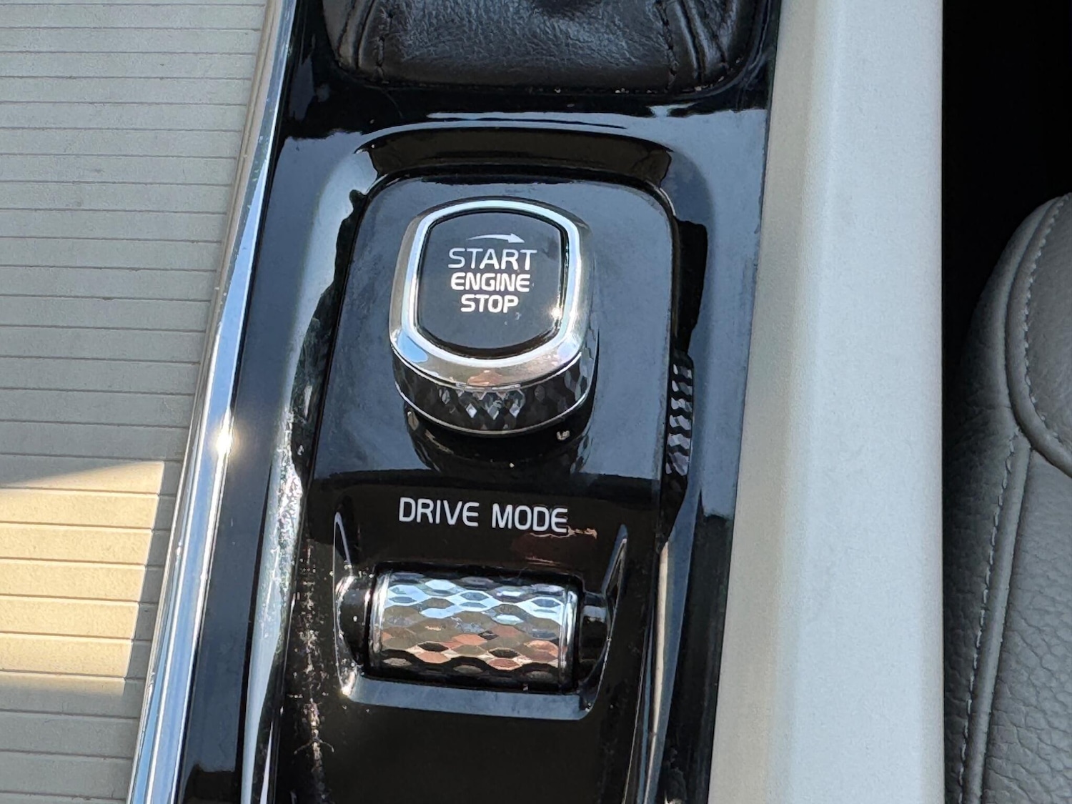 Used Volvo XC60 2018 for sale - 78127906: Photo 30