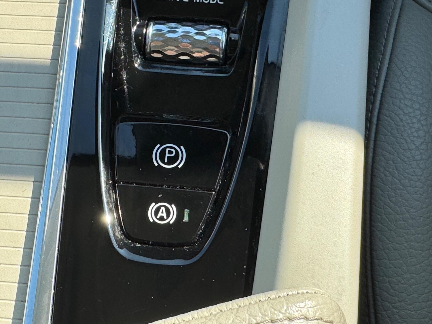 Used Volvo XC60 2018 for sale - 78127906: Photo 31