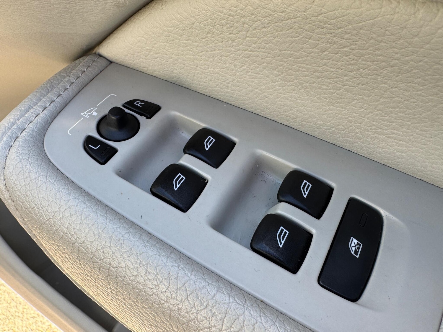 Used Volvo XC60 2018 for sale - 78127906: Photo 36