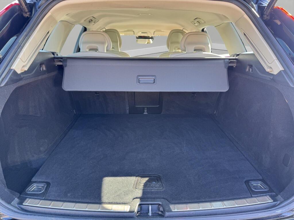 Used Volvo XC60 2018 for sale - 78127906: Photo 43