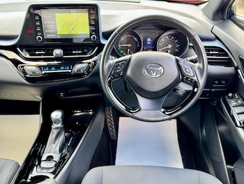Used Toyota C-HR 2020 for sale - 79374057: Photo