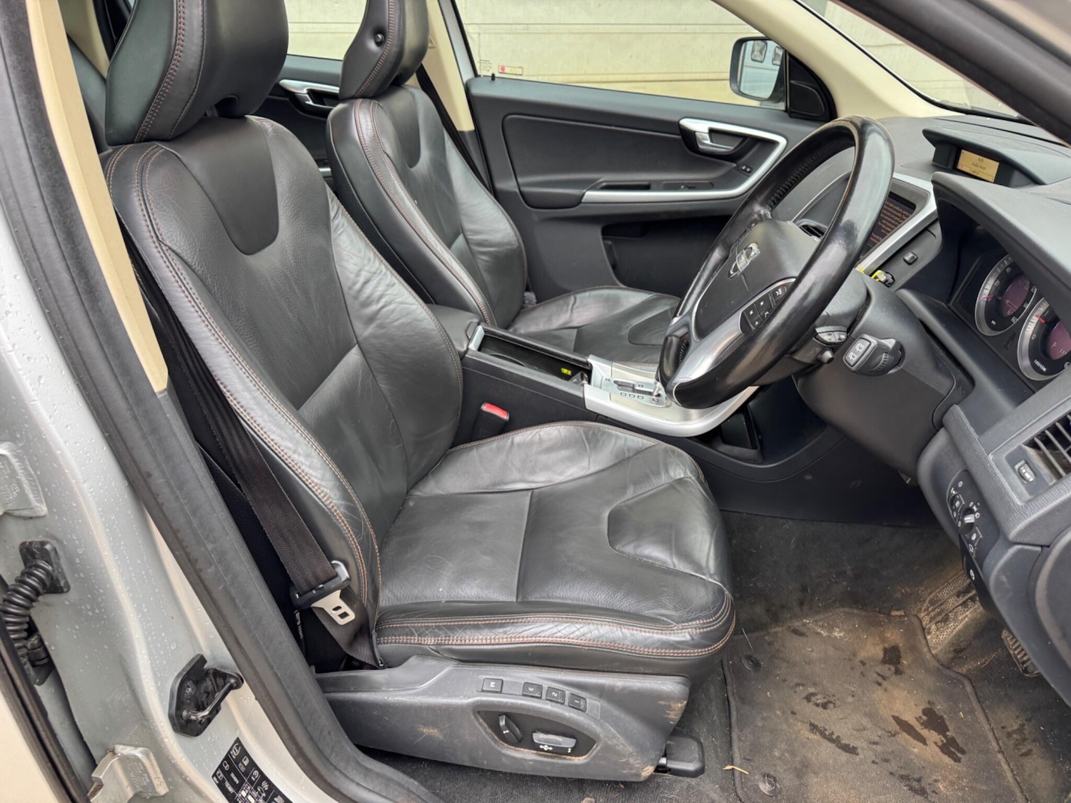 Used Volvo XC60 2009 for sale - 78204250: Photo 11