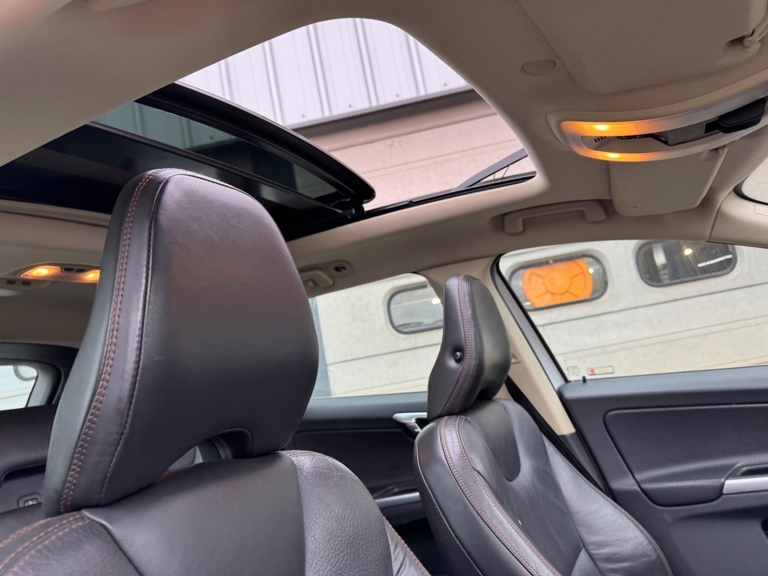 Used Volvo XC60 2009 for sale - 78204250: Photo 3