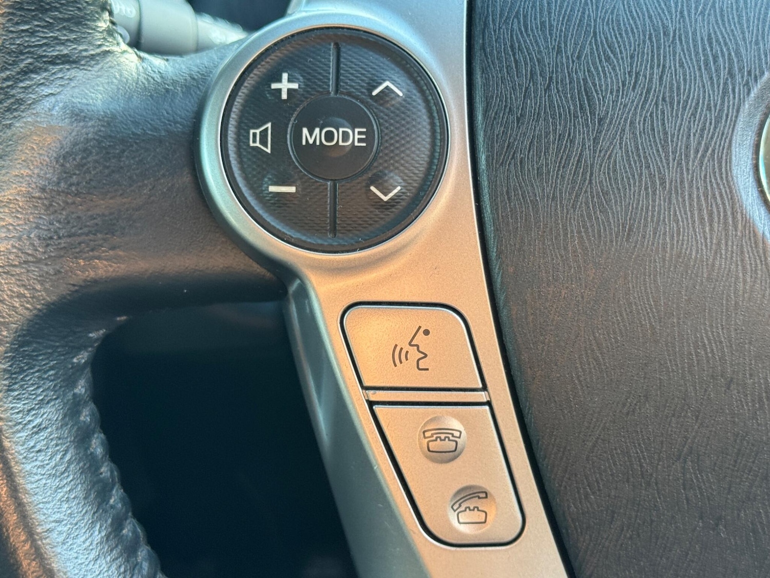 Used Toyota Prius+ 2020 for sale - 76399082: Photo 35