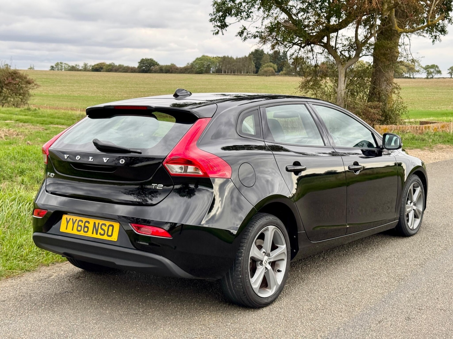 Used Volvo V40 2016 for sale - 76012955: Photo 10