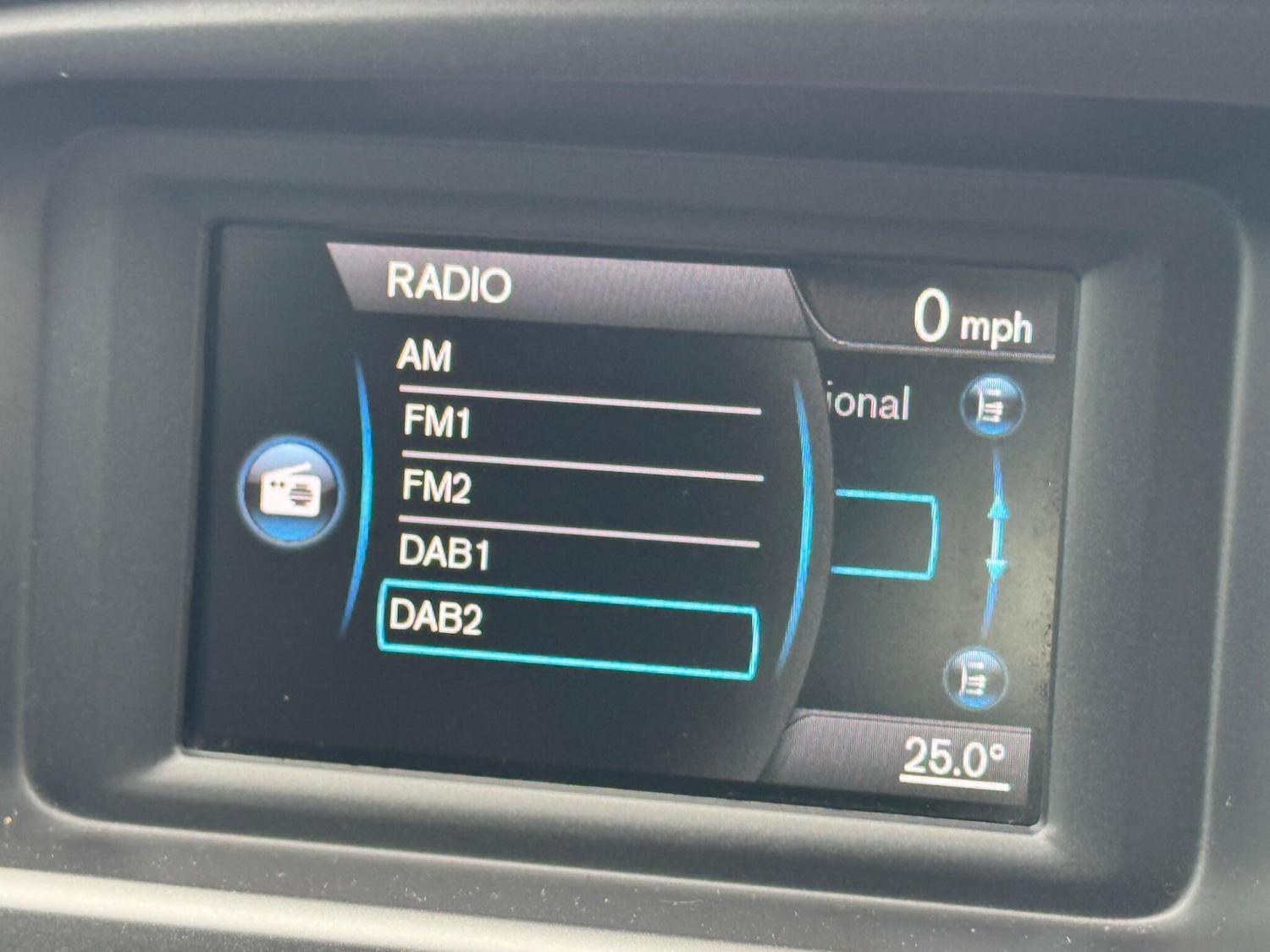 Used Volvo V40 2016 for sale - 76012955: Photo 15