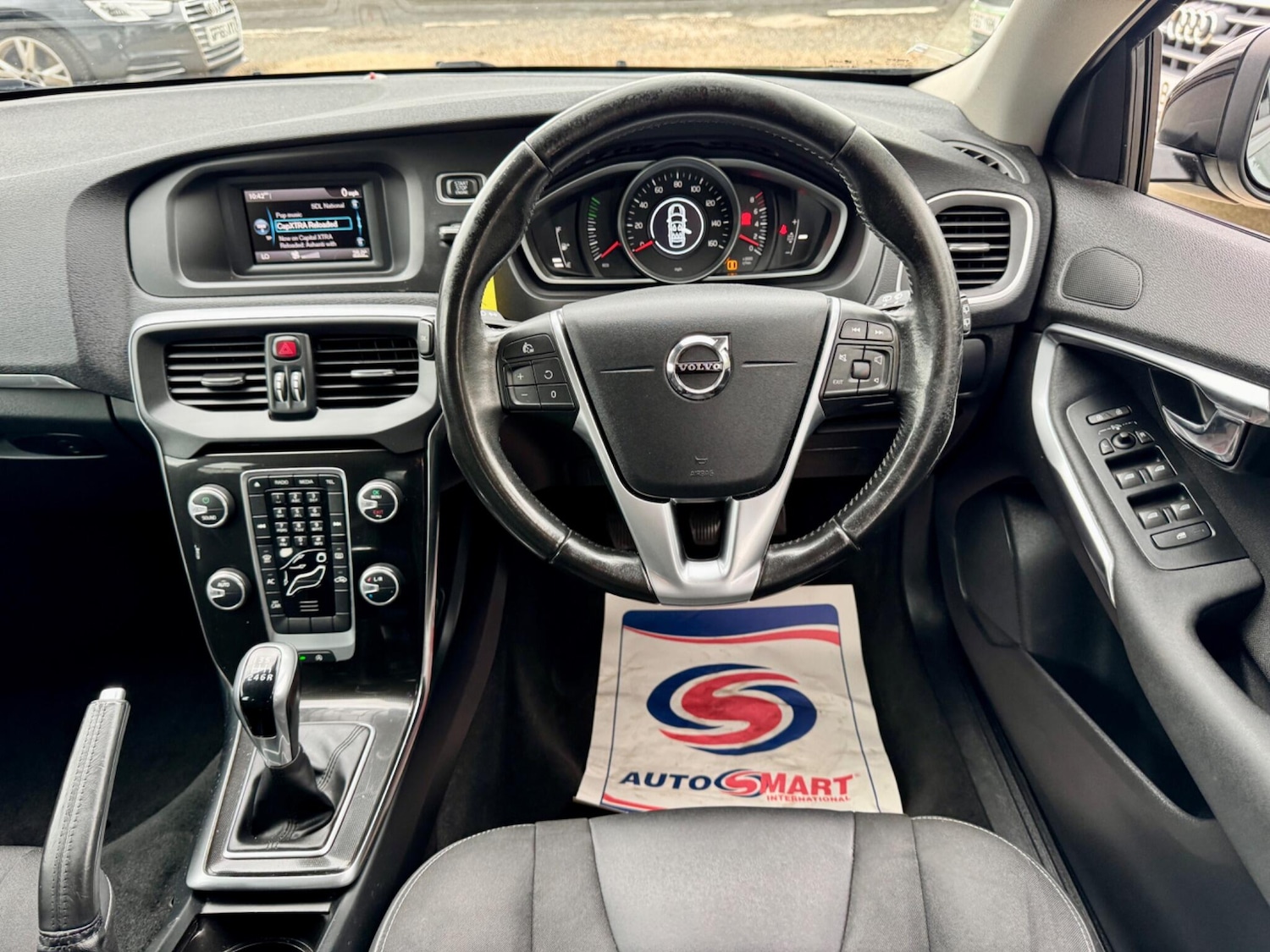 Used Volvo V40 2016 for sale - 76012955: Photo 2