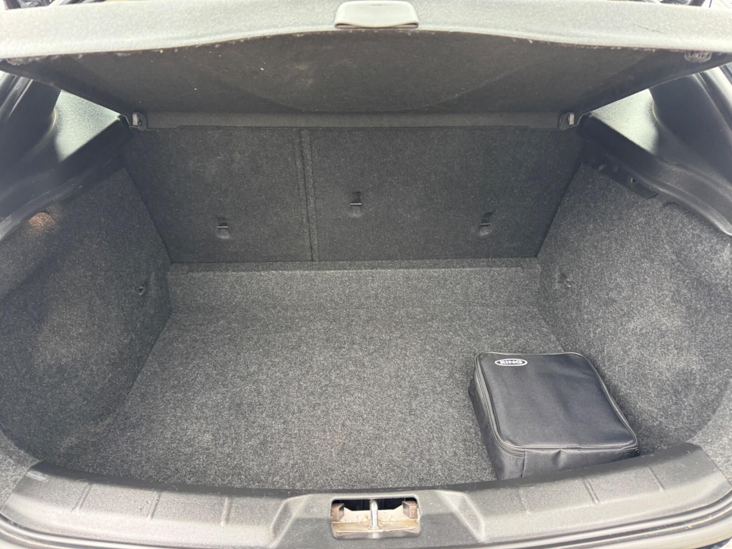 Used Volvo V40 2016 for sale - 76012955: Photo 30