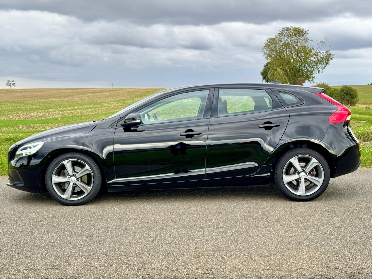 Used Volvo V40 2016 for sale - 76012955: Photo 7