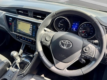 Used Toyota Auris 2018 for sale - 77940463: Photo