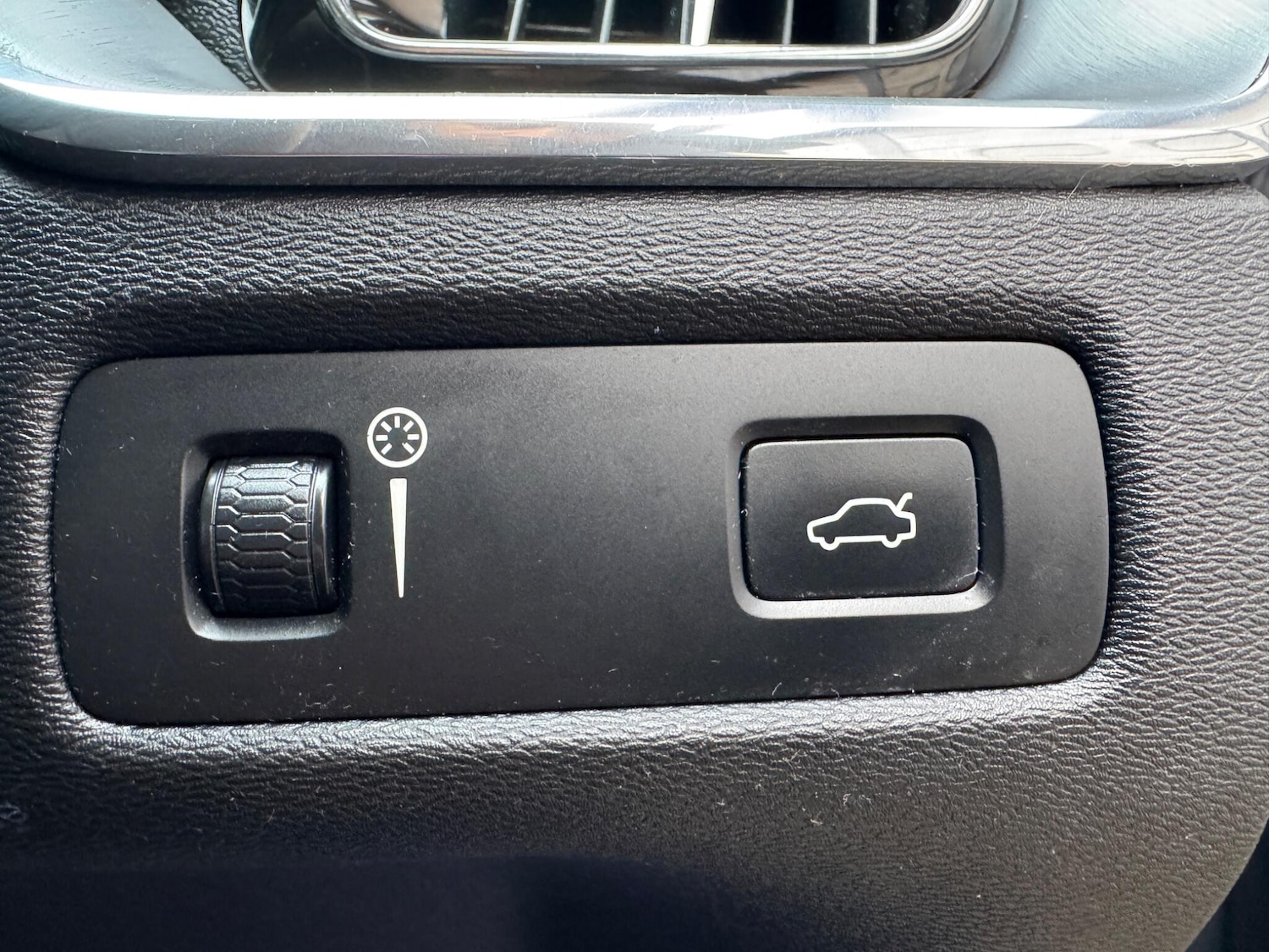 Used Volvo XC60 2019 for sale - 77175709: Photo 37