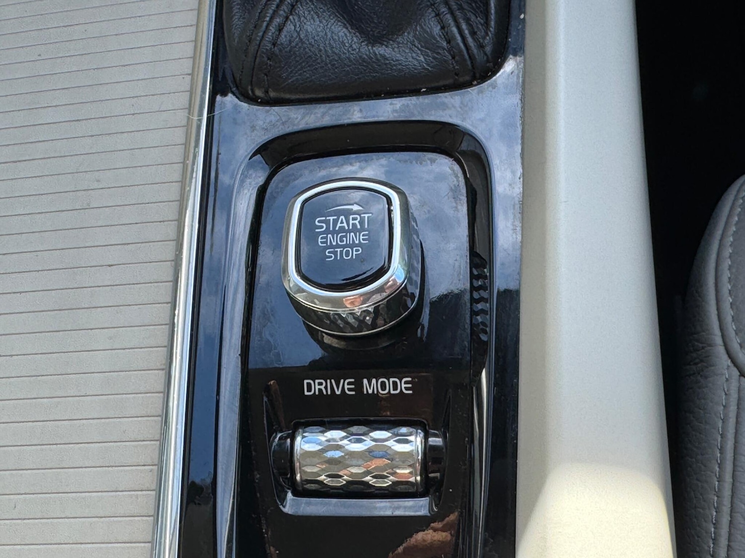 Used Volvo XC60 2018 for sale - 77925200: Photo 21