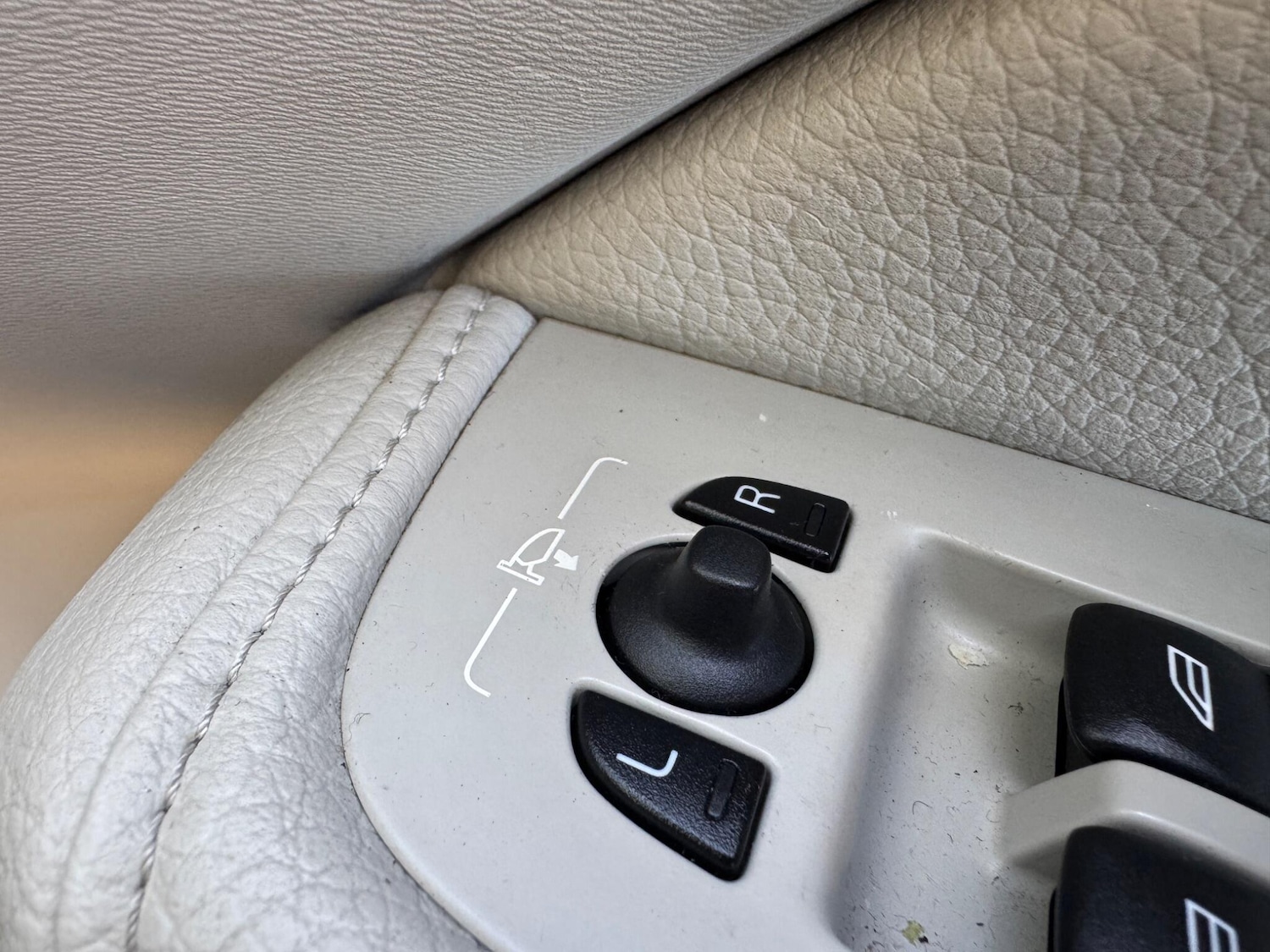 Used Volvo XC60 2018 for sale - 77925200: Photo 29