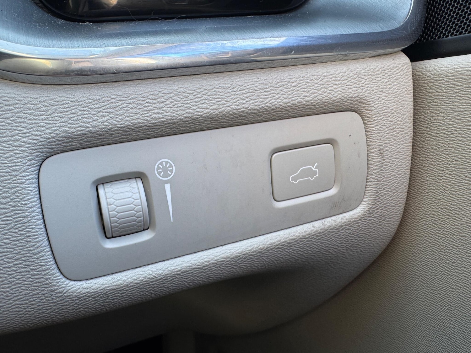 Used Volvo XC60 2018 for sale - 77925200: Photo 30