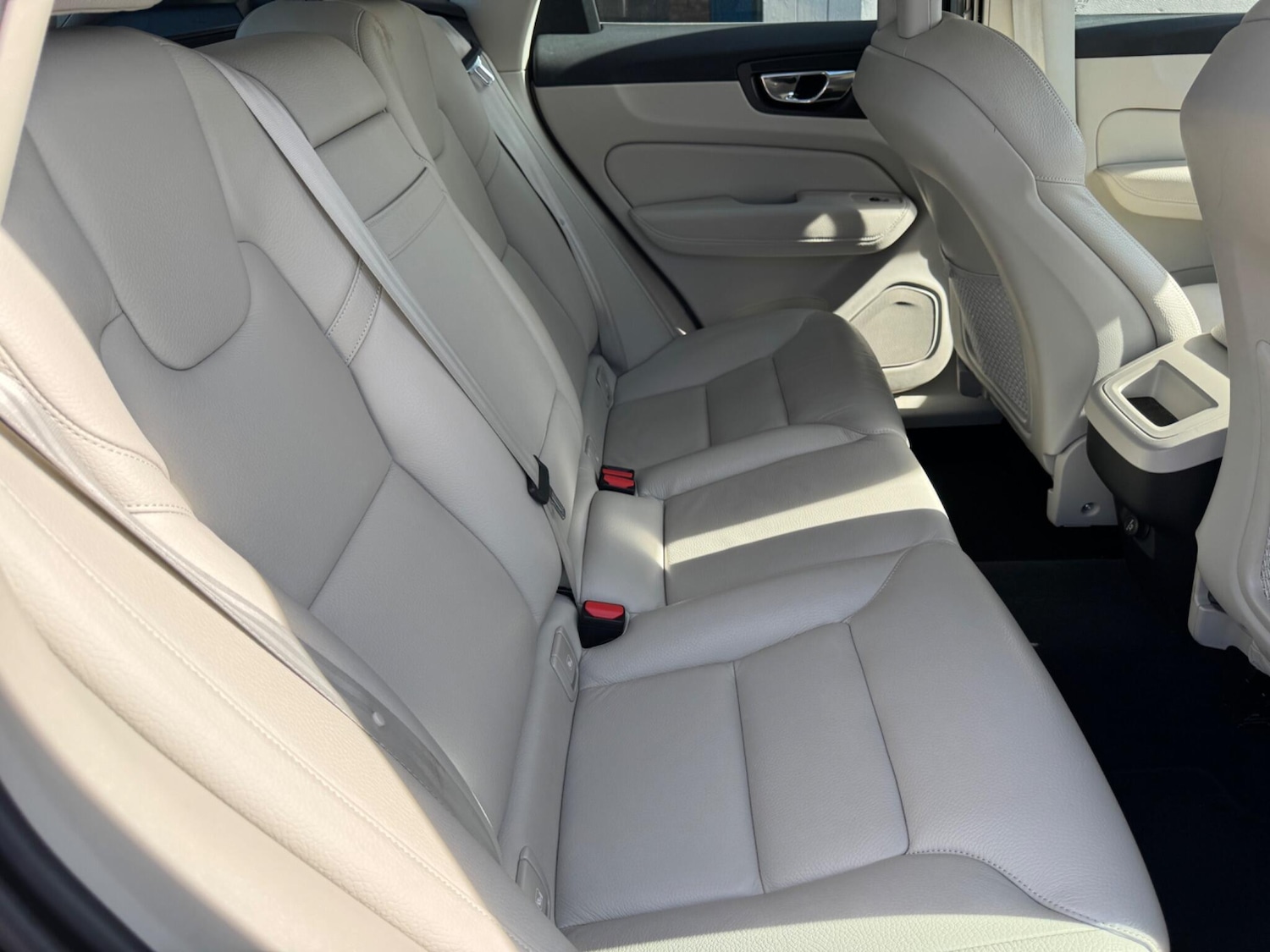 Used Volvo XC60 2018 for sale - 77925200: Photo 33