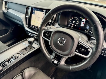 Used Volvo XC60 2018 for sale - 76484500: Photo