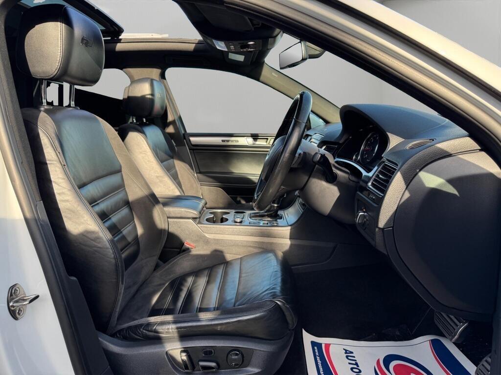 Used Volkswagen Touareg 2015 for sale - 76865829: Photo 15