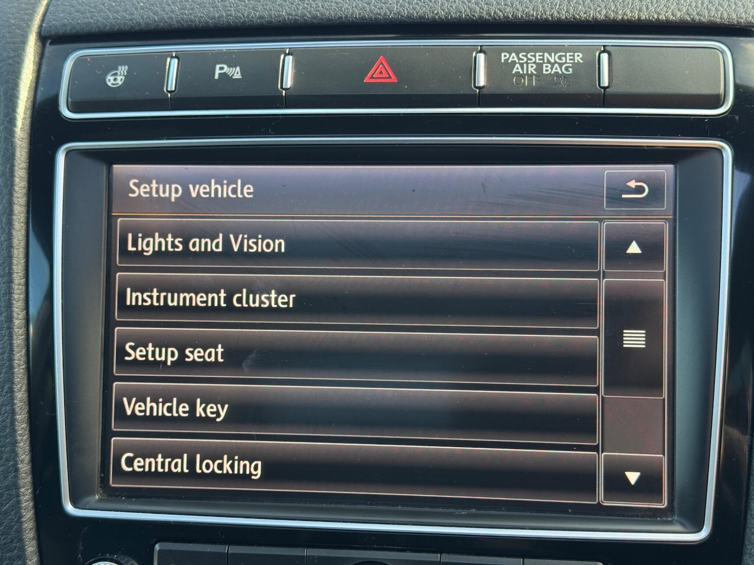 Used Volkswagen Touareg 2015 for sale - 76865829: Photo 28