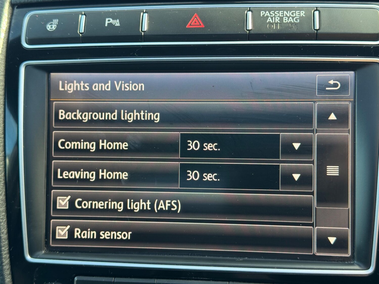 Used Volkswagen Touareg 2015 for sale - 76865829: Photo 29