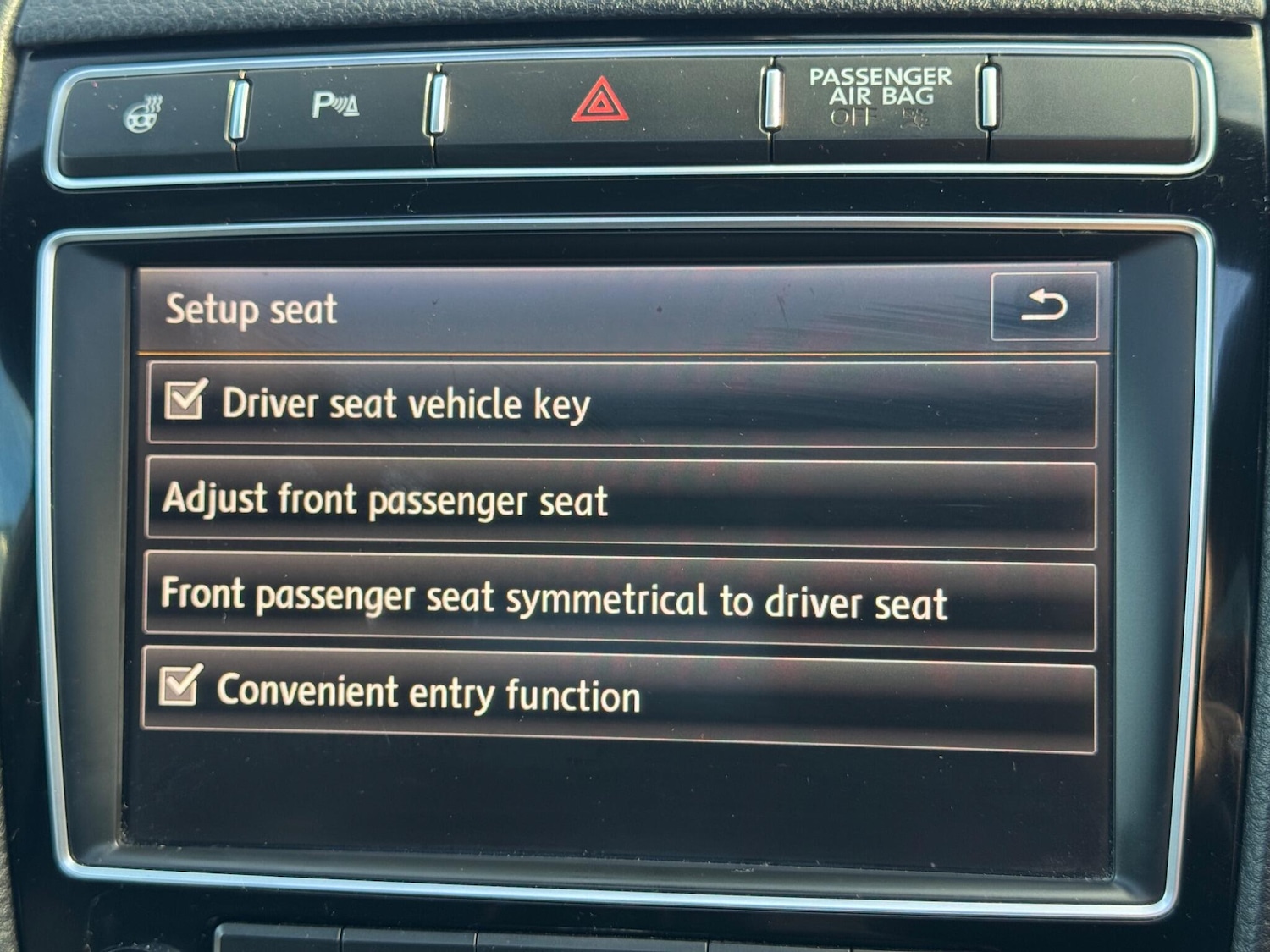 Used Volkswagen Touareg 2015 for sale - 76865829: Photo 31