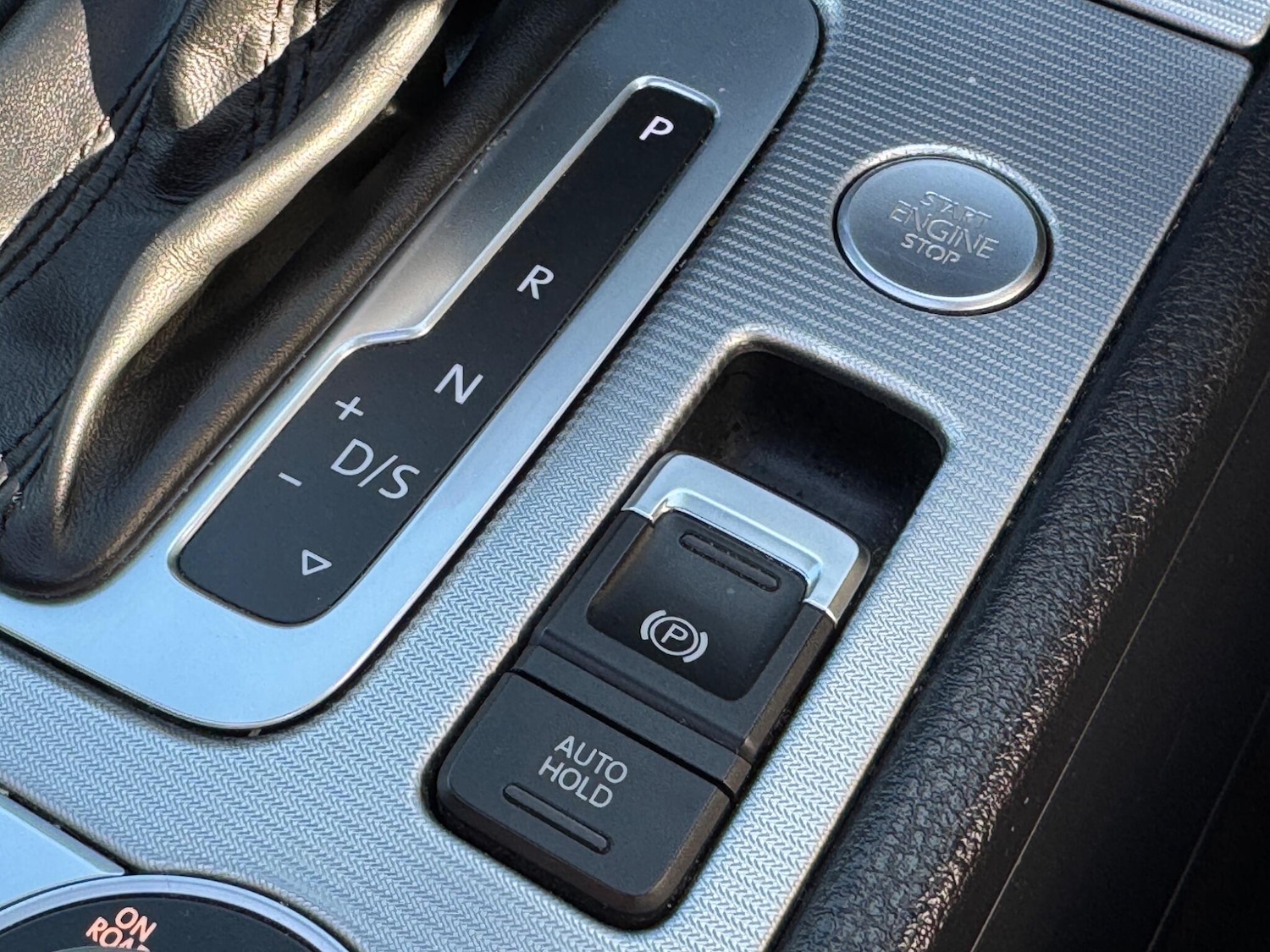 Used Volkswagen Touareg 2015 for sale - 76865829: Photo 35