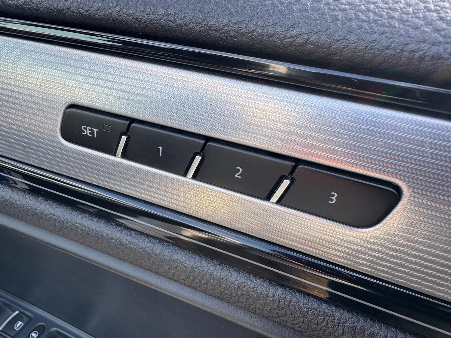 Used Volkswagen Touareg 2015 for sale - 76865829: Photo 44