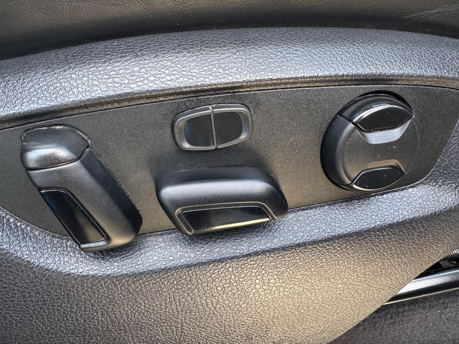 Used Volkswagen Touareg 2015 for sale - 76865829: Photo 46