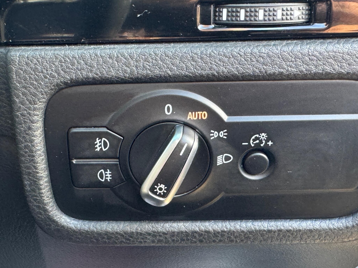 Used Volkswagen Touareg 2015 for sale - 76865829: Photo 49