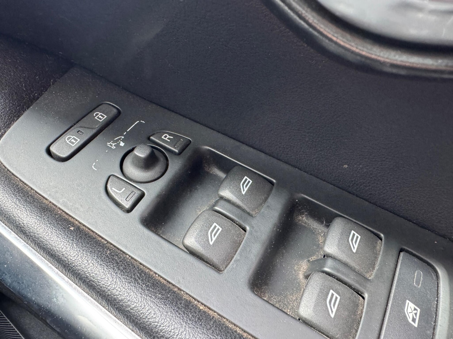 Used Volvo V40 2018 for sale - 77982339: Photo 16